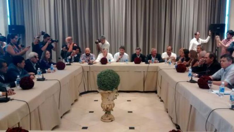 Gobernadores peronistas en defensa del federalismo