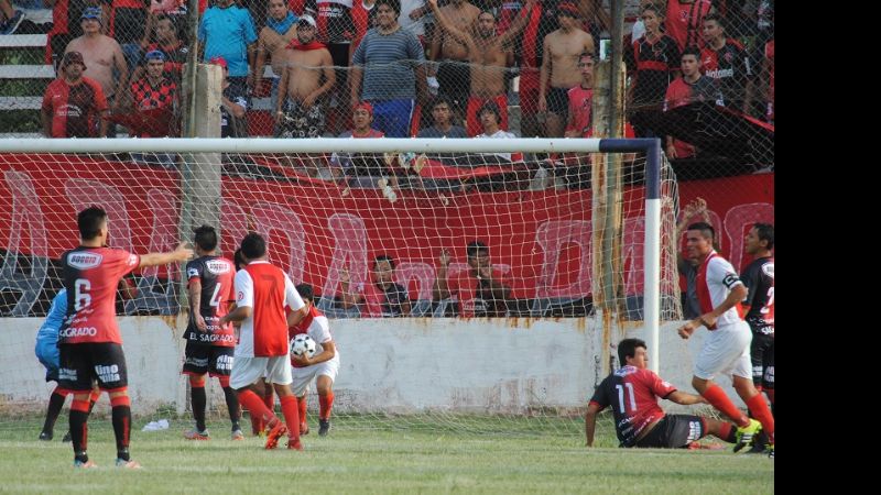 Defensores de Esquiú se impuso 4-3 a “Cucurucho” y 10 más
