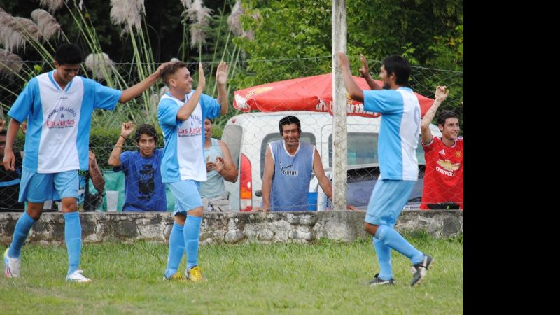 Chuchucaruan visita a Las Juntas, uno de sus escoltas en 1ra