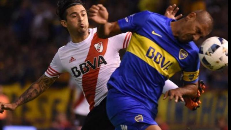 La mujer del "Cata" se cruzó en Twitter con la de Pisculichi