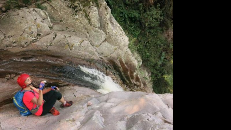 En La Cocha, hay una cascada que tiene una caída de 90 metros