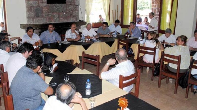 Intendentes radicales conformaron su foro de debate