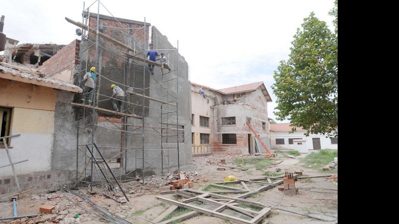 La Gobernadora recorrió obras del Hogar Escuela y el ISAC