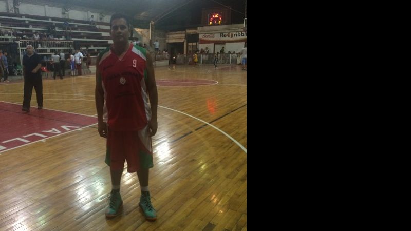 En escandaloso partido, "El León del Altiplano" ganó por la suspensión del partido