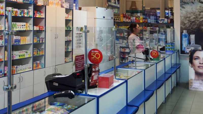 Buscan reactivar las farmacias