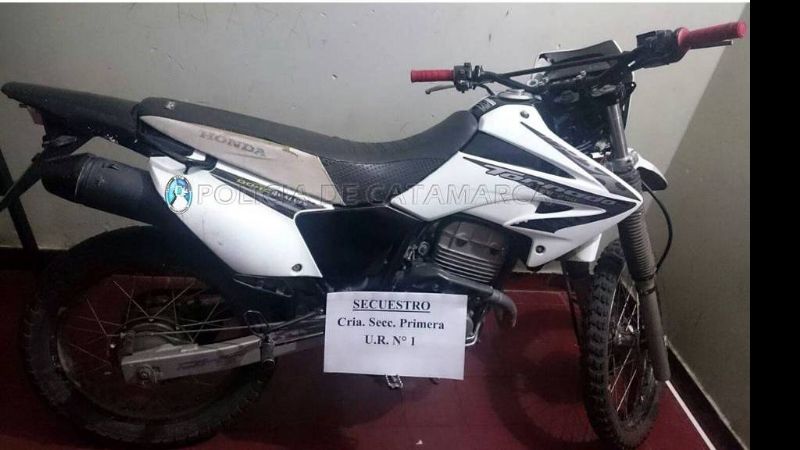 Encuentran moto robada