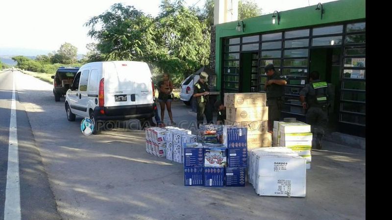 Secuestran elementos en un puesto caminero