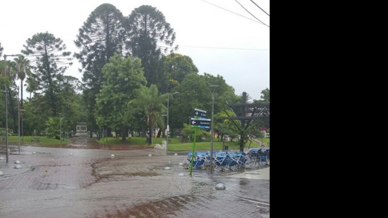 Se cumple el pronóstico y llueve torrencialmente