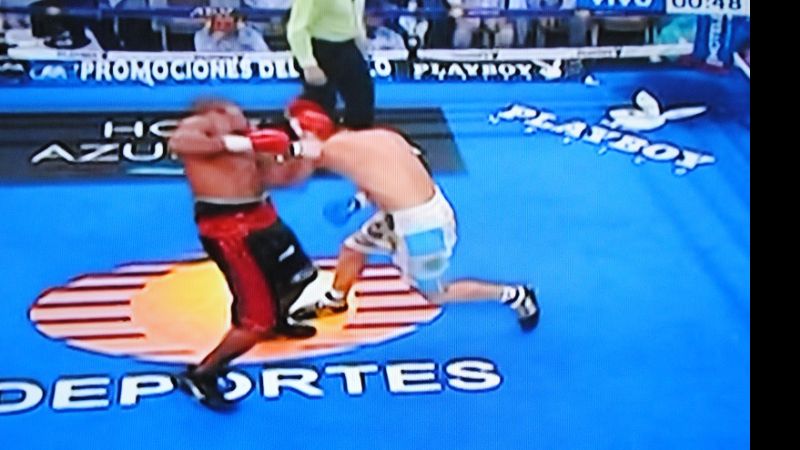 Un brillante “Zurdo” Barrionuevo venció por KO al panameño Cosio