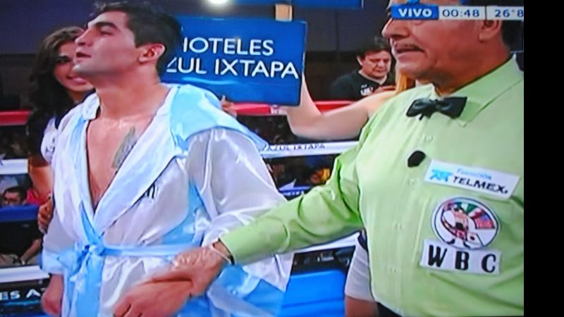 Un brillante “Zurdo” Barrionuevo venció por KO al panameño Cosio