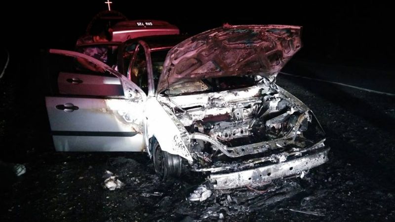 Espectacular incendio de un auto