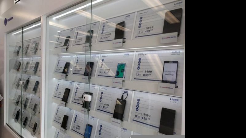 Sin precios subsidiados por las telefónicas, crece la venta de celulares liberados