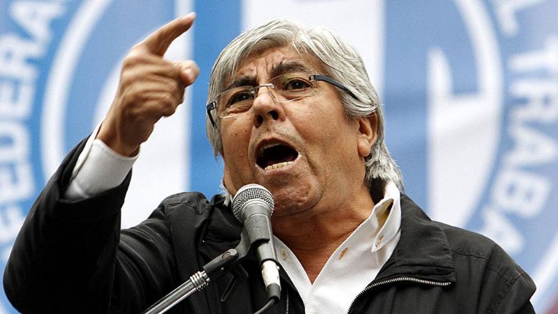 Moyano no se deja “marcar la cancha” por Alfonso Prat-Gay