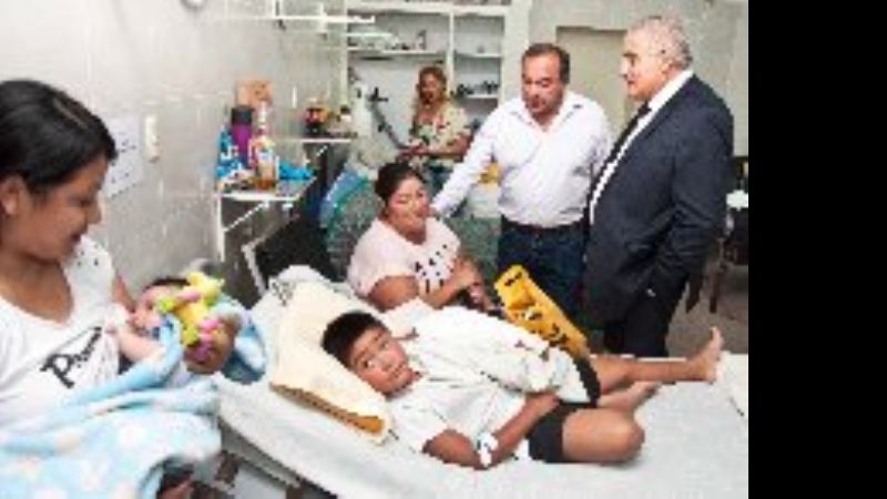 Entregaron juguetes en el Hospital de Niños y la Sala Cuna