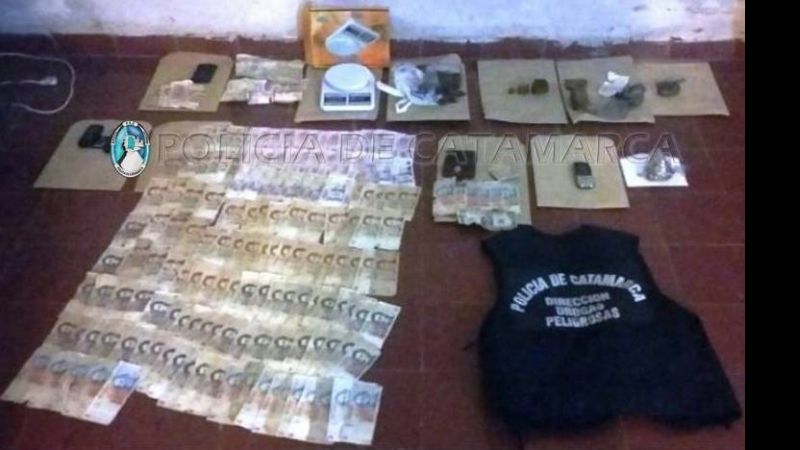 Secuestran droga y dinero en efectivo en la Capital