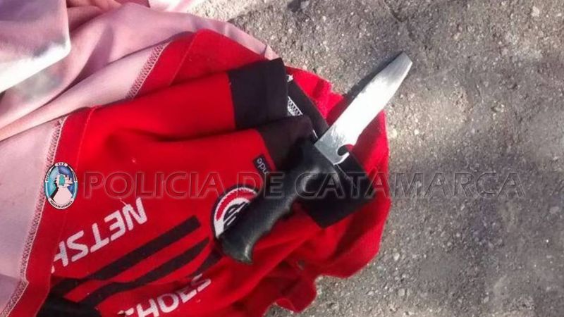 Aprehenden a un joven y le secuestran un arma blanca