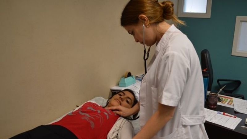 El CIIC entrega la nueva Libreta Sanitaria Juvenil y Carpetas de Salud
