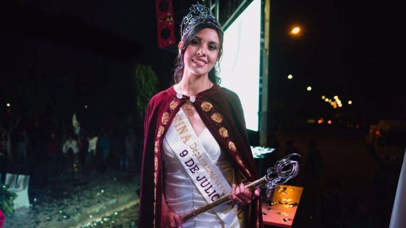 Revuelo en San Juan por las fotos hot de una flamante Reina