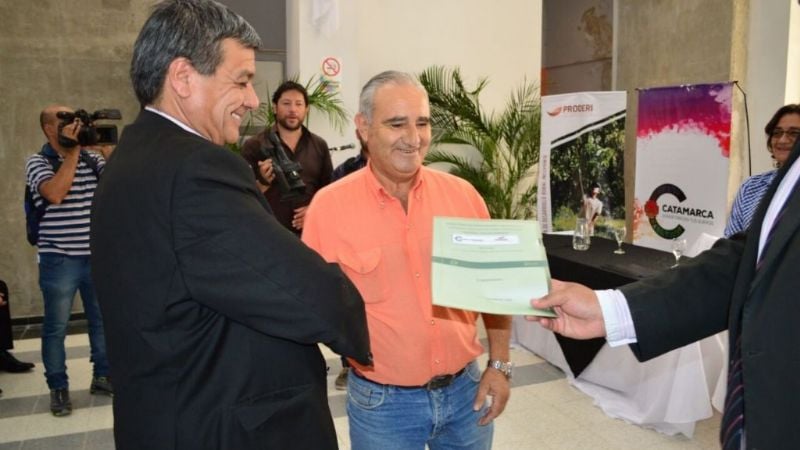 Gutiérrez acompañó la entrega de los PRODERI