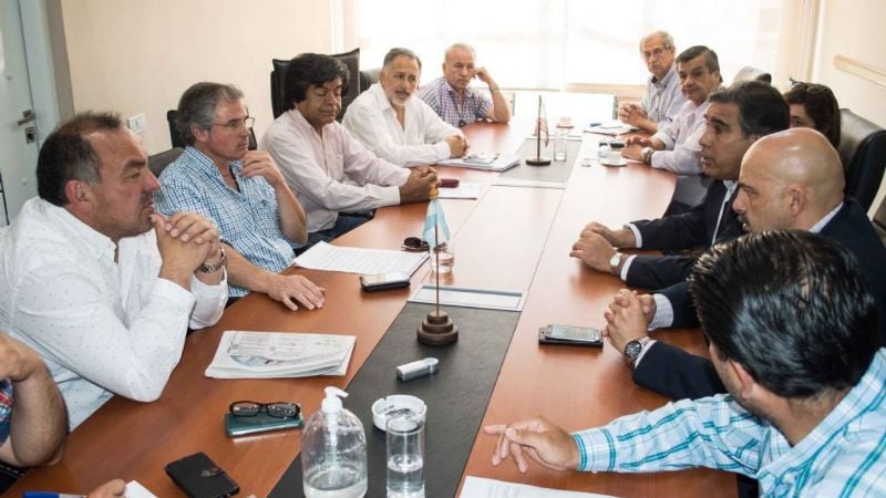 El ministro Chico se reunió con senadores