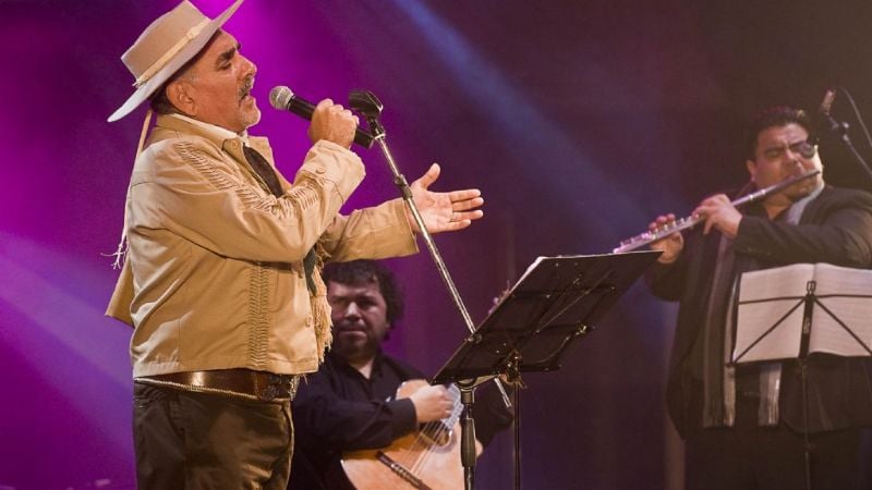 Noche de música y poesía en FME