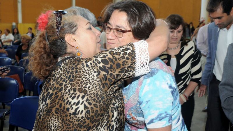 Lucía con los jubilados