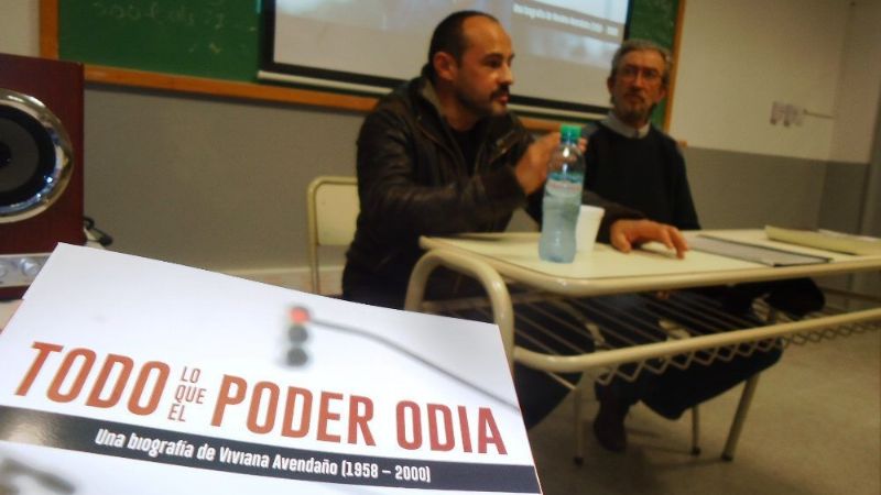 El periodista Alexis Oliva presenta "Todo lo que el poder odia"