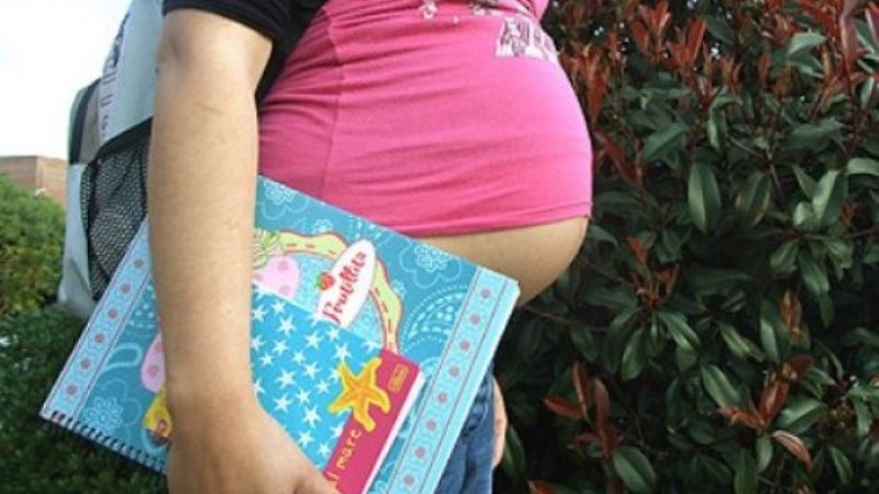 Según un informe, 7 de cada 10 adolescentes que son madres no buscaron el embarazo