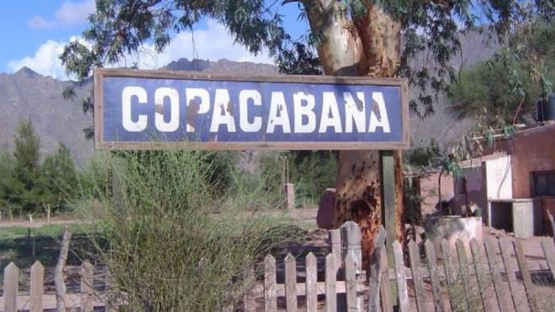 Familias evacuadas por gran incendio en Tinogasta