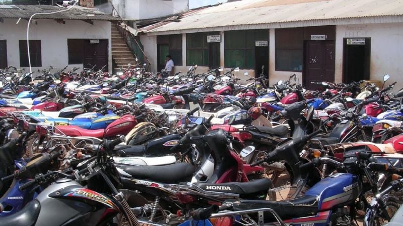 En dos horas, secuestraron una docena de vehículos