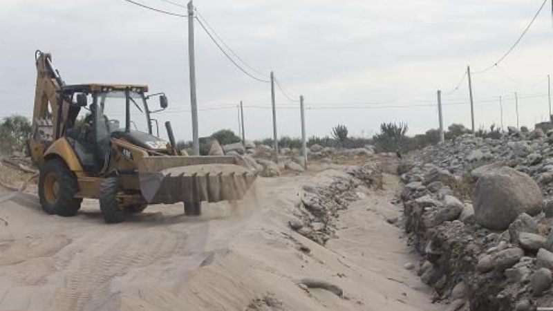 Conexiones de agua potable en el Loteo Parque Sur