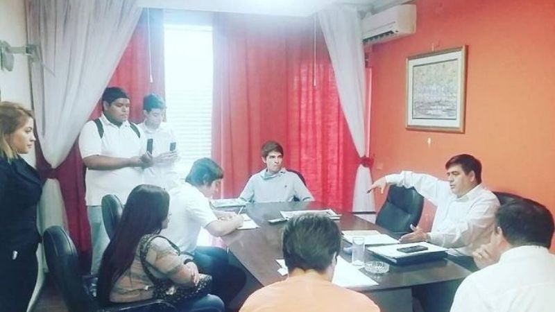 Alumnos secundarios en la Legislatura