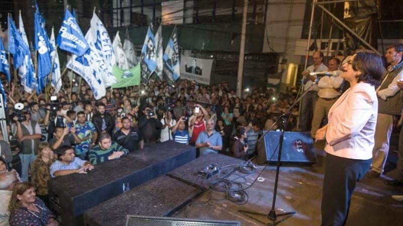 “No sean leales a mí, sino al proyecto” pidió Lucía en el acto del 17 de octubre