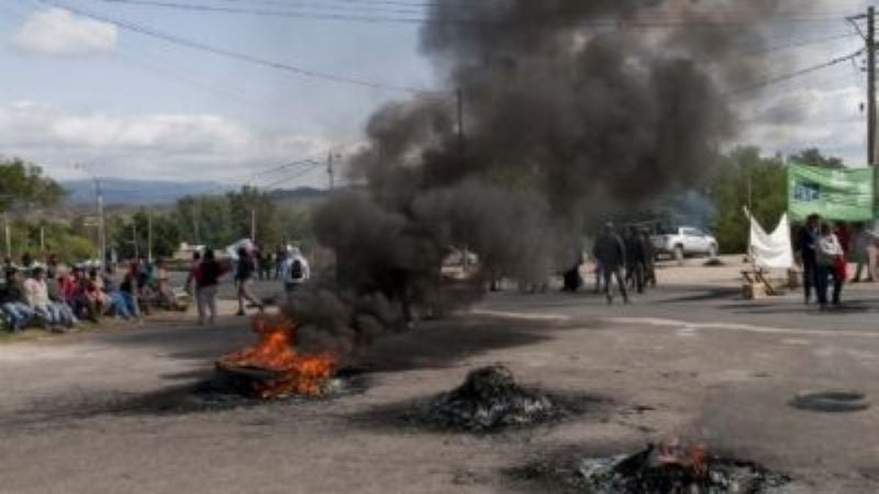 “Venden los mejores chanchos cuando un empleado no puede ni criar una gallina”