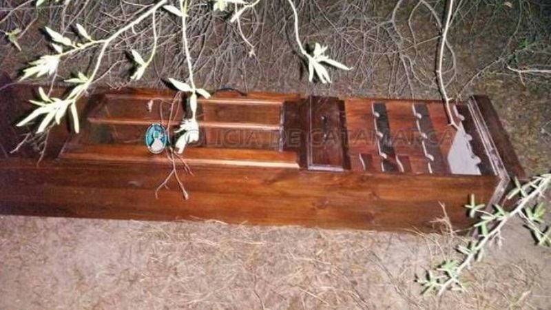 Robaron una vinoteca y vasos que encontraron abandonados