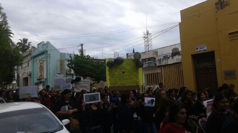 Multitudinaria marcha "#Ni Una Menos"