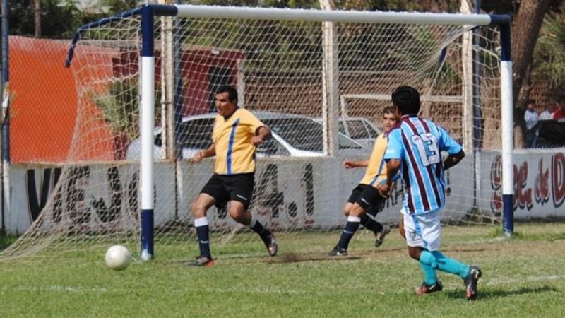 El “Diablo” ganó y está a 2 de la cima; San Antonio frenó a La Estación