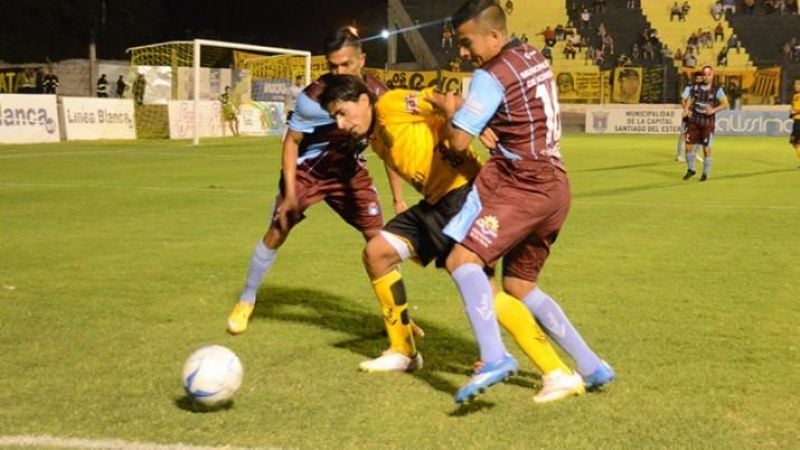 Con un penal polémico, Aconquija perdió 0-1 ante Mitre