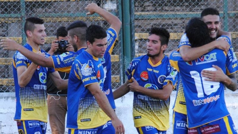 Policial sigue comprometido y Defensores perdió en Santiago