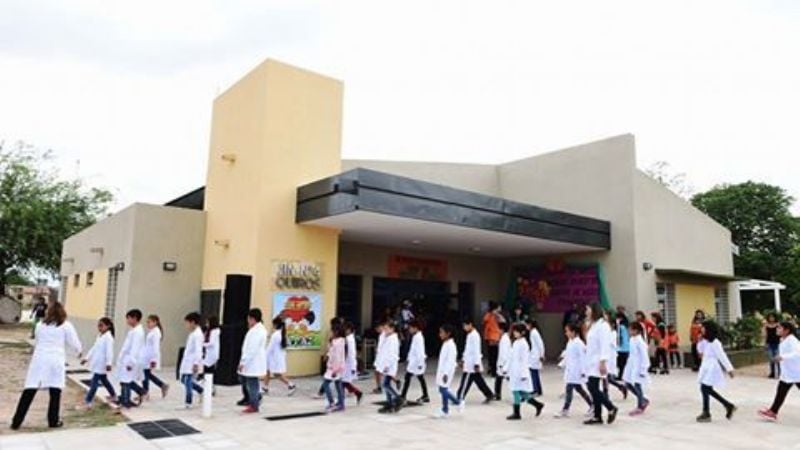 La Gobernadora inauguró un nuevo edificio escolar en La Paz