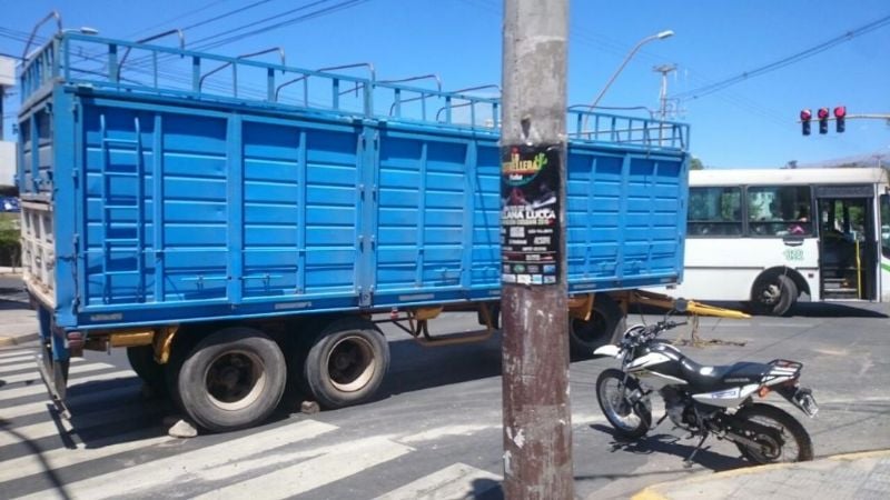 Acoplado se desenganchó del camión