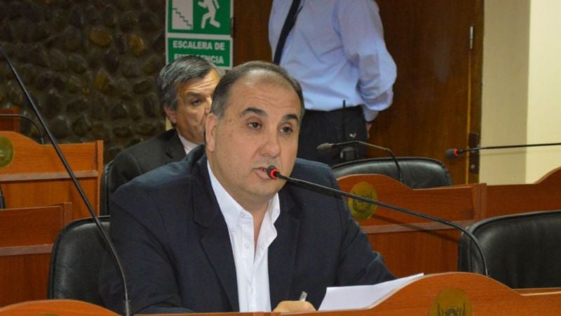 Sanción definitiva a la ley que prohíbe bordados en uniformes escolares