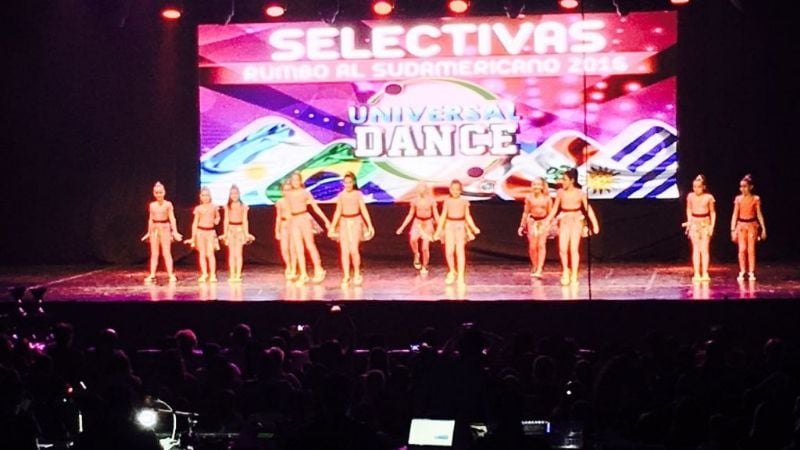 Estudio Ballet Marimi Basso campeonas Certamen Universal Dance