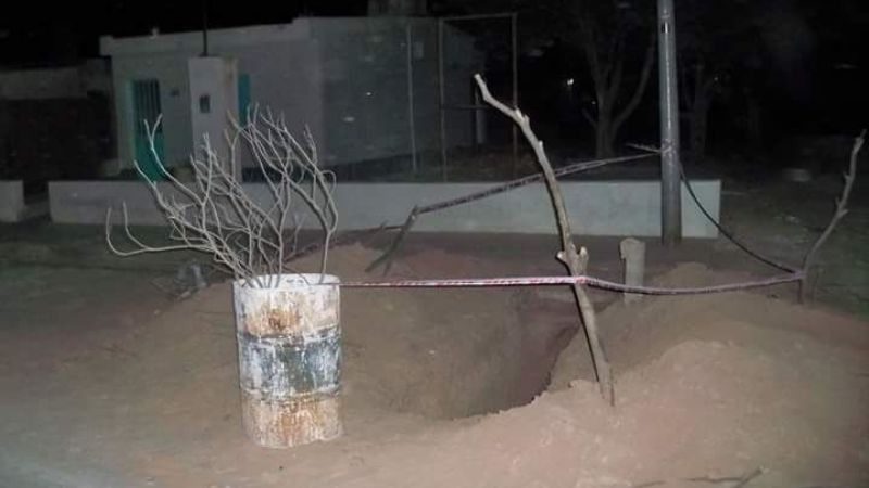 Una moto cayó en una zanja