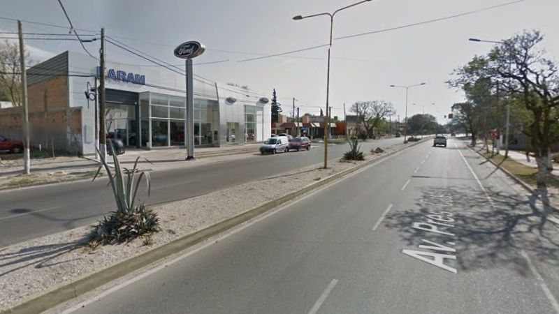 Tras una mala maniobra y ser arrollado, murió un joven motociclista