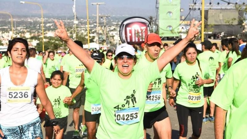 Lucas Castro y Verónica Leiva ganaron la “Catamarca Ciudad Corre”