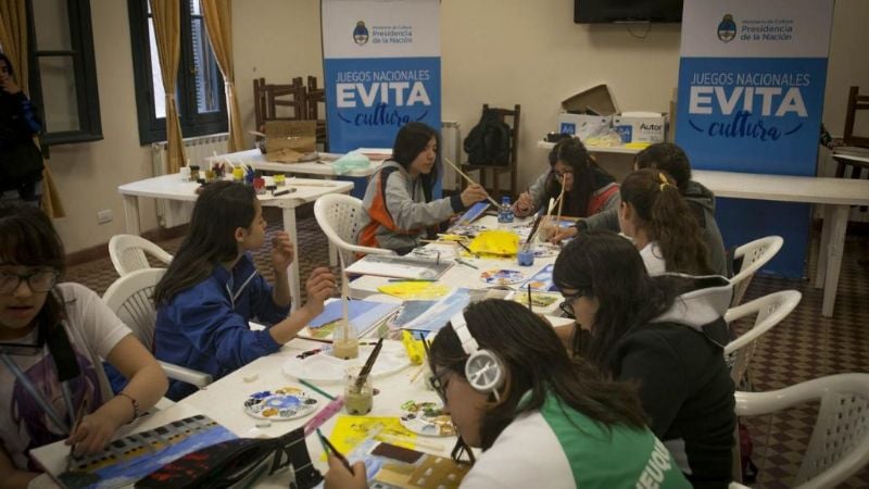 Juegos Evita Culturales: Conocer el mar y confraternizar desde el arte