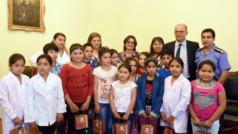 La Gobernadora recibió la visita de alumnos de Telaritos