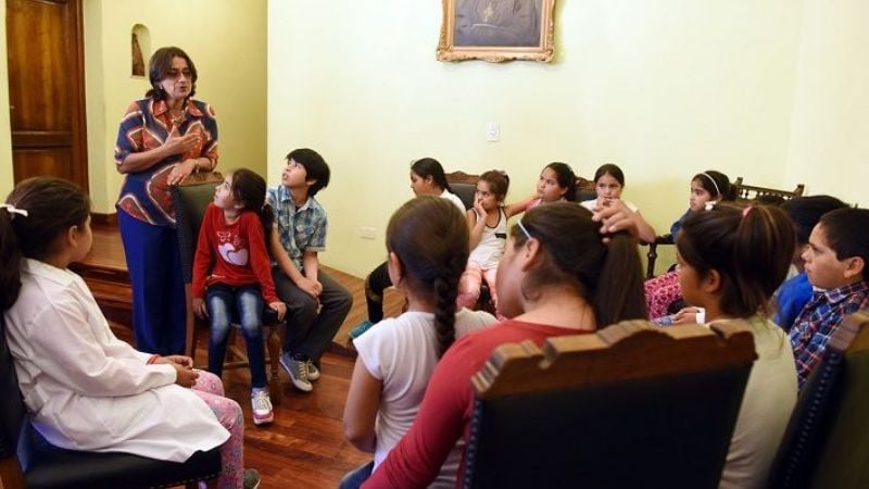 La Gobernadora recibió la visita de alumnos de Telaritos