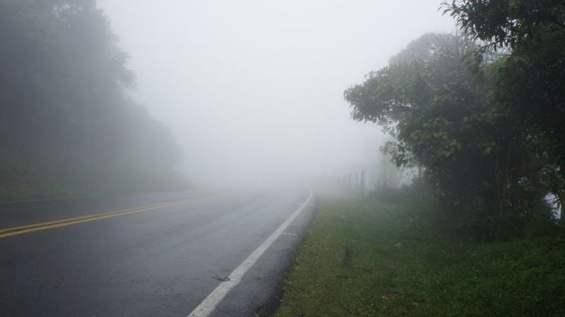 Advierten transitar con precaución por la Cuesta de El Totoral por neblina
